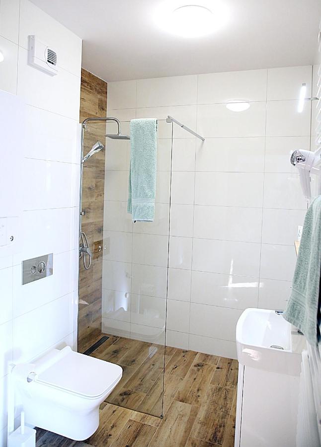 Mietowy Z 2 Sypialniami I Miejscem Parkingowym Apartment